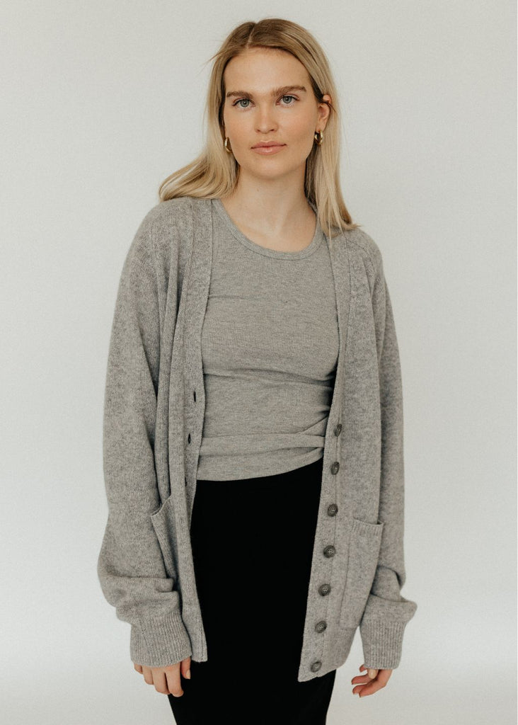 Éterne Theodore Cashmere Sweater in Grey | Tula's Online Boutique