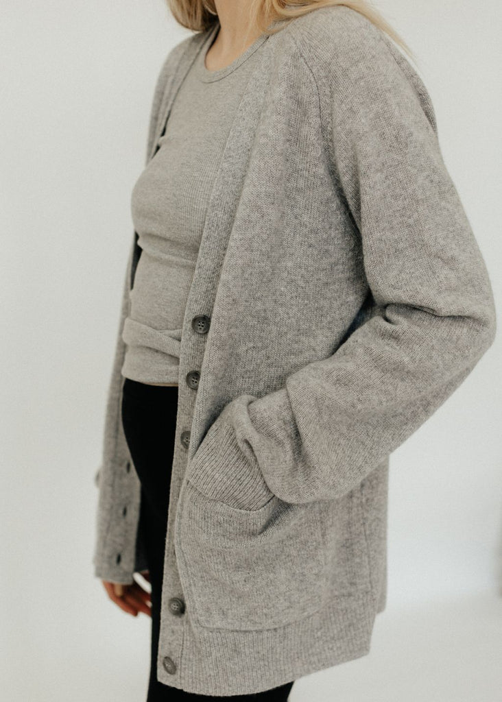 Éterne Theodore Cashmere Sweater in Grey Details | Tula's Online Boutique