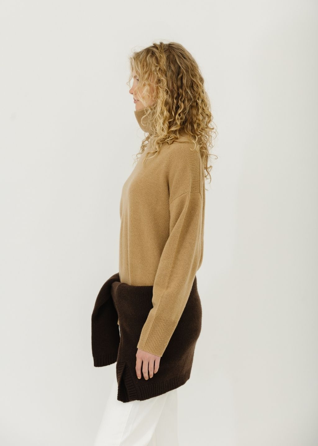 Alex Mill Marlon Cashmere Sweater in Camel | Shop Tula