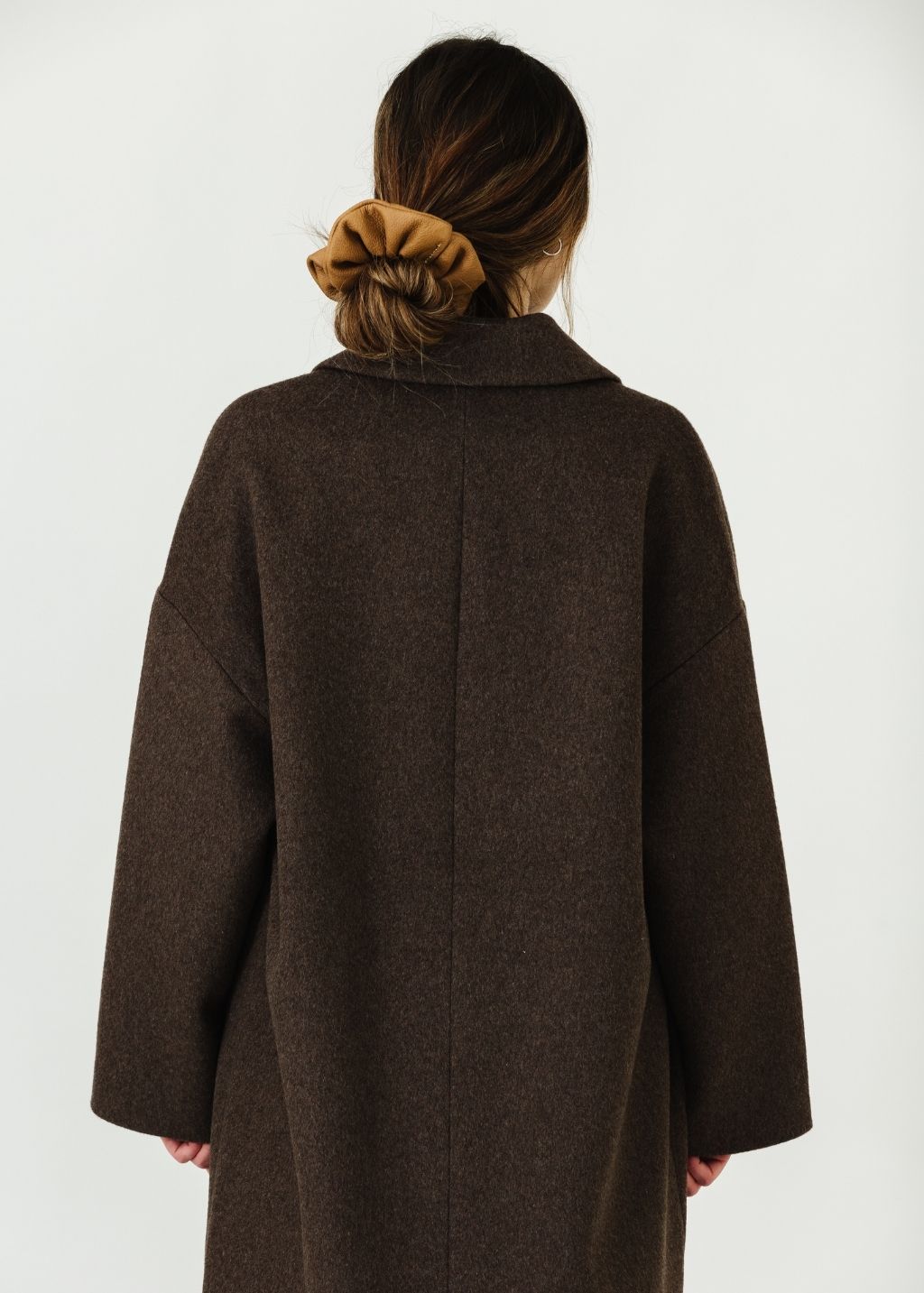 ELIZABETH Brown Leather Scrunchie Hair Tie | Shop Tula