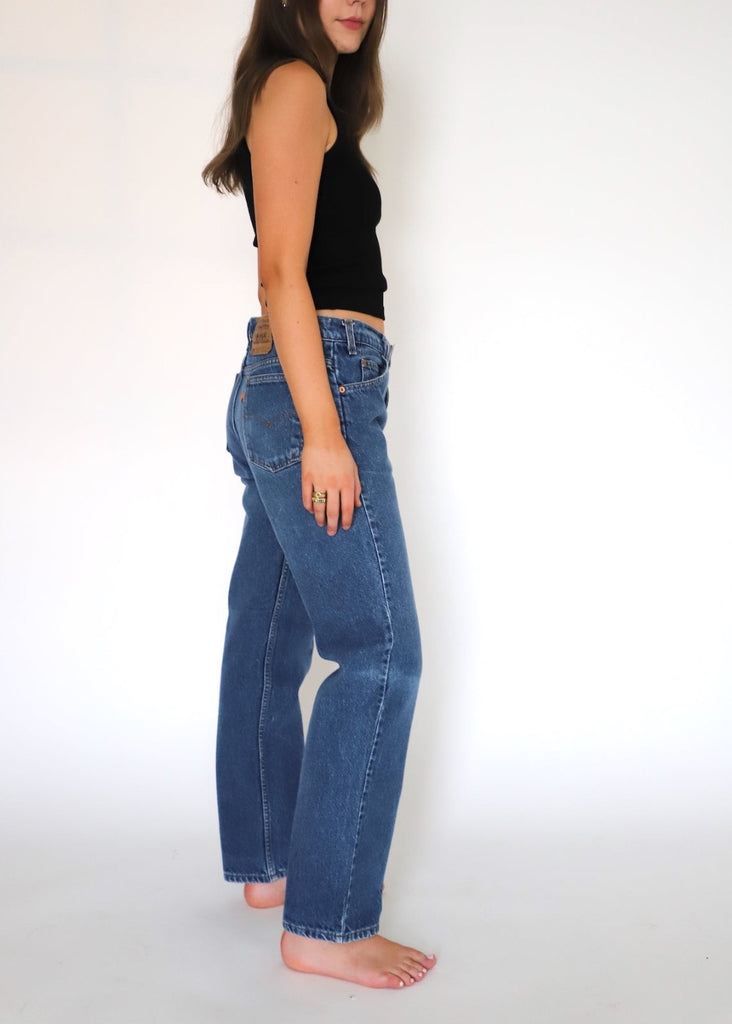 Vintage Levi's 505 Jeans Size 32 in Mid Blue | Tula's Online Boutique