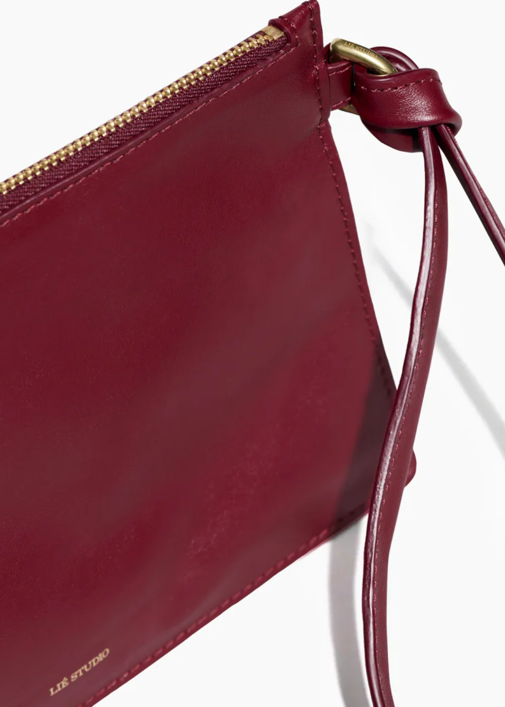 LIÉ Studio Charlie Clutch in Burgundy | Shop Tula