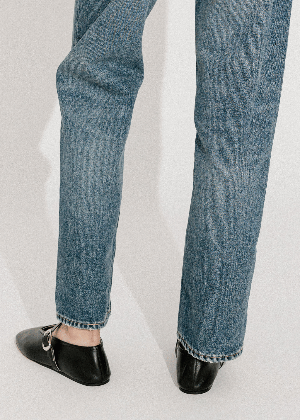 Le Monde Beryl Stella Slipper in Black | Shop Tula