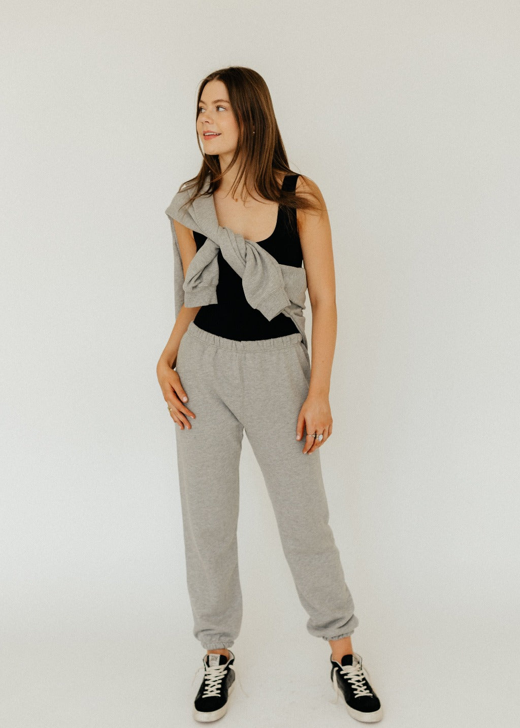 Éterne Classic Sweatpant in Heather Grey | Tula's Online Boutique