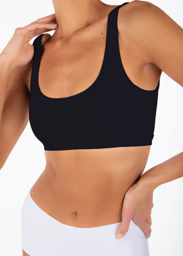 Éterne Scoop Neck Bra in Black Front Detail | Tula's Online Boutique