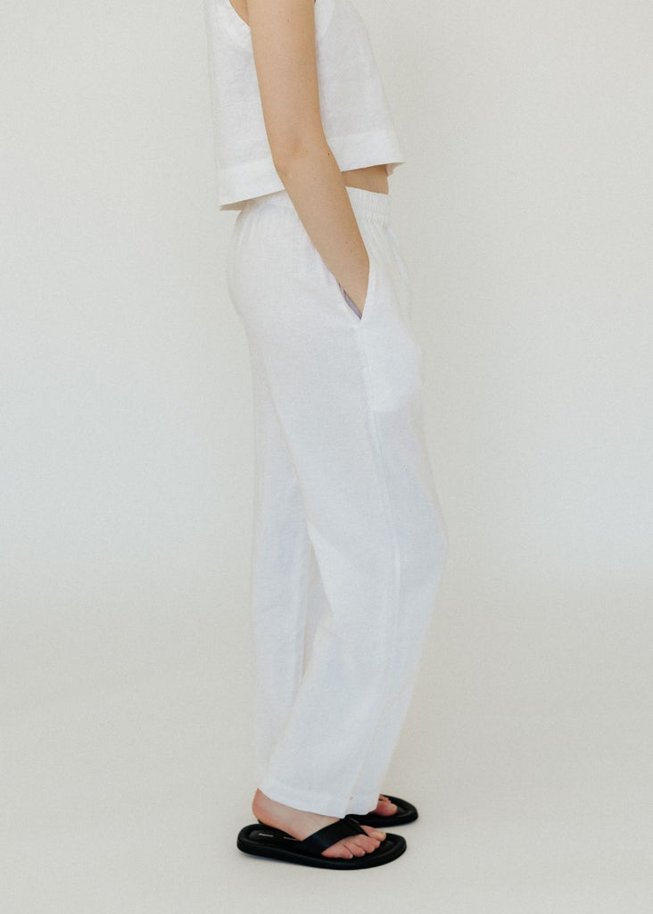 Xírena Atticus Pant in White side | Tula's Online Boutique