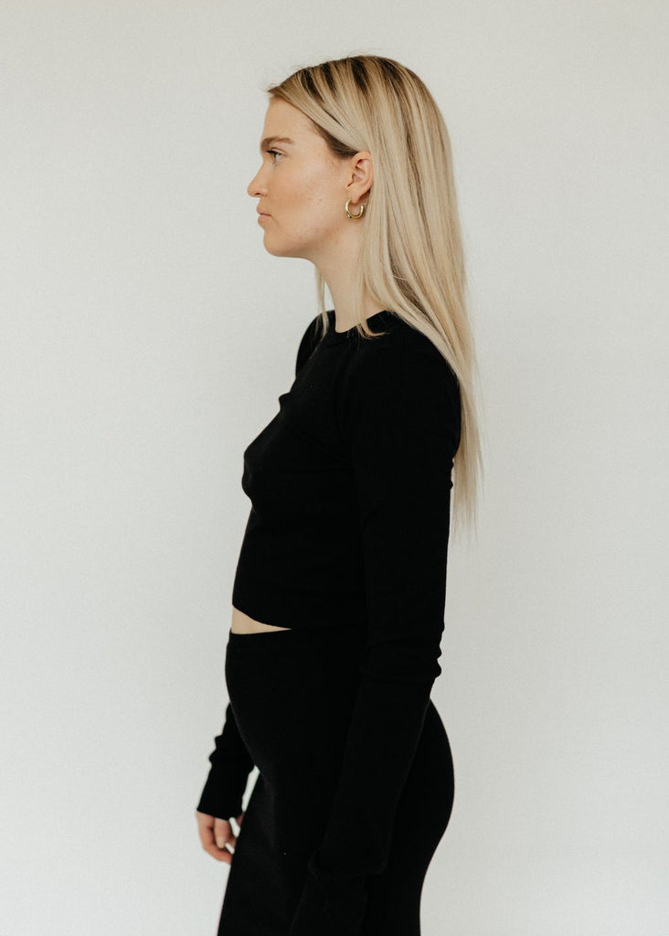 Éterne Long Sleeve Fitted Top in Black | Tula's Online Boutique