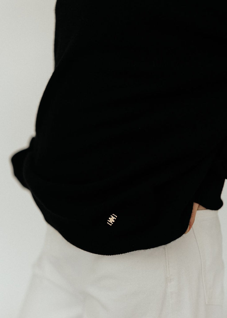 Éterne Clive Cashmere Sweater in Black Detail | Tula's Online Boutique