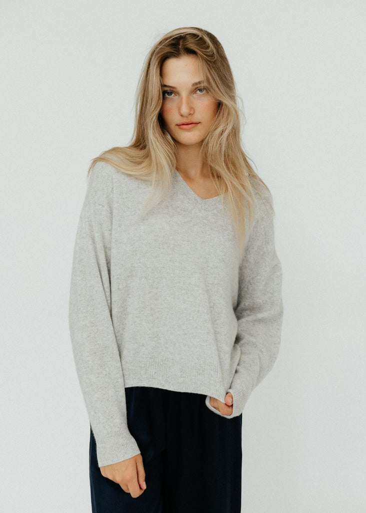 Elizabeth V-Neck Cashmere Sweater | Tula's Online Boutique