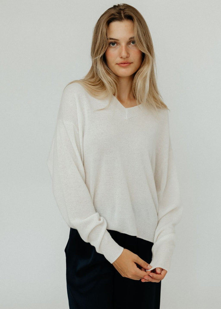 Elizabeth V-Neck Cashmere Sweater in White | Tula's Online Boutique