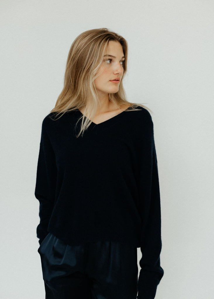 Elizabeth V-Neck Cashmere Sweater in Navy | Tula's Online Boutique