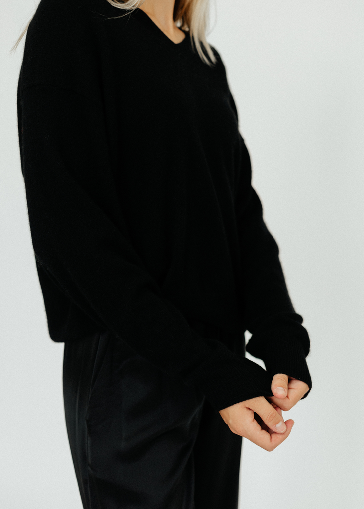 Elizabeth V-Neck Cashmere Sweater in Black details | Tula's Online Boutique