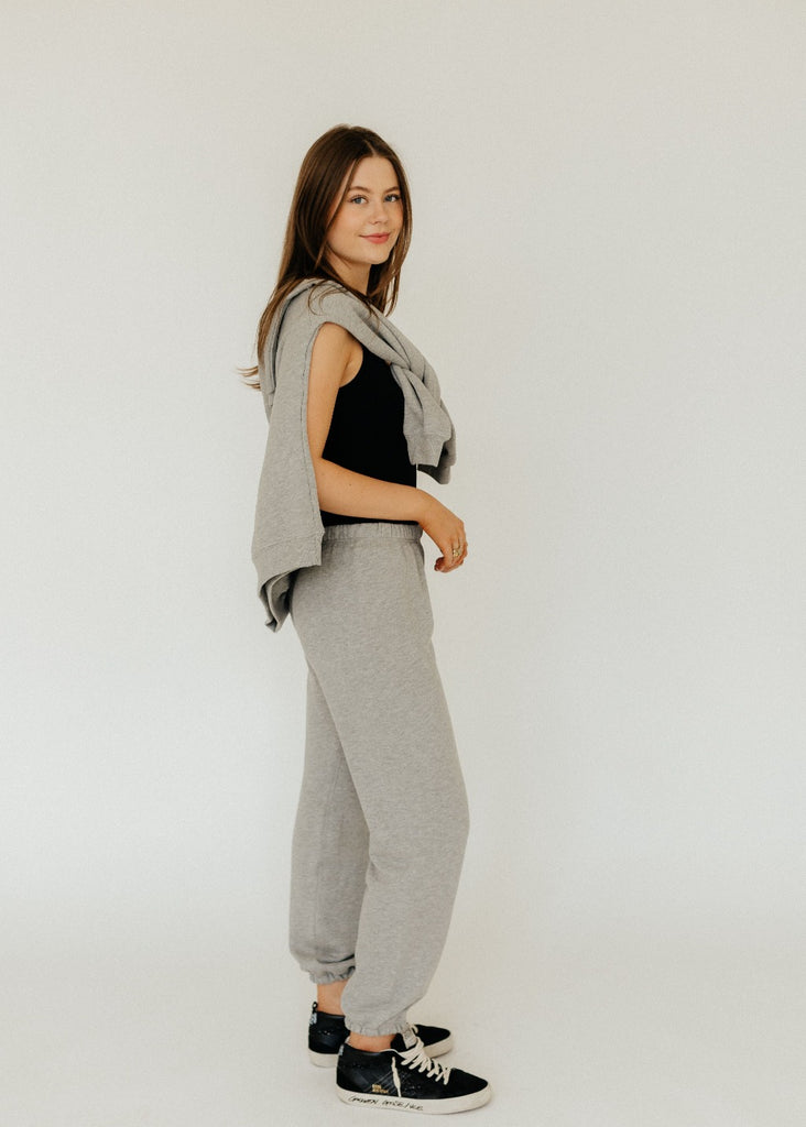 Éterne Classic Sweatpant in Heather Grey | Tula's Online Boutique