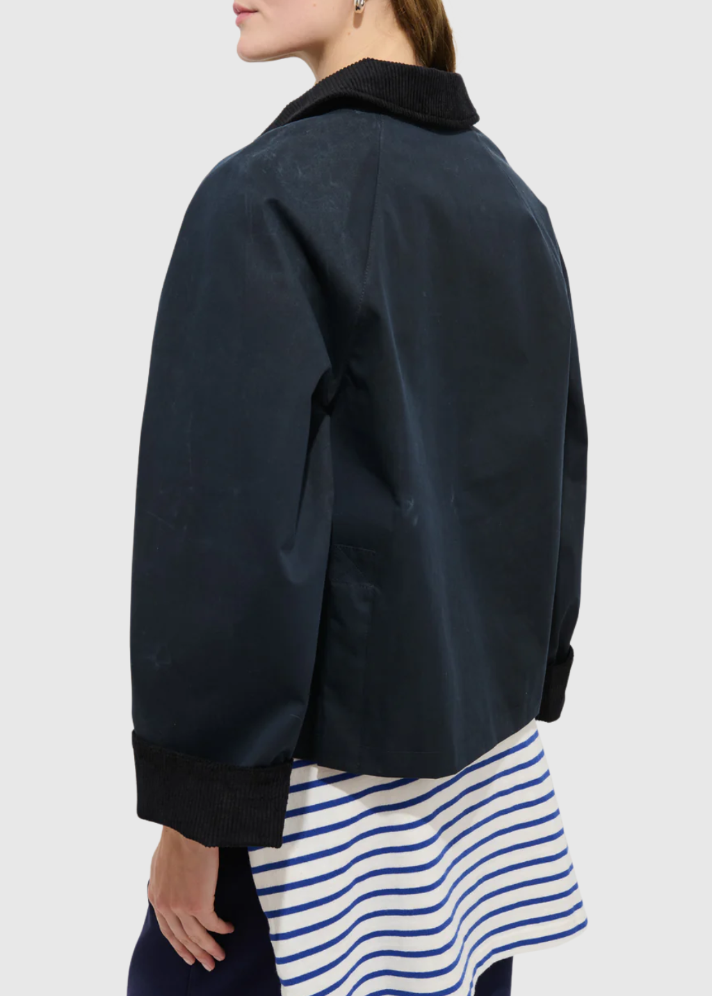 Alex Mill Cropped Chiltern Waxed Cotton Jacket in Navy | Shop Tula