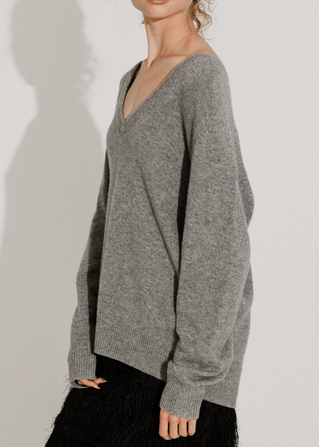 Alex Mill Montmarte V Neck Sweater in Heather Grey | Shop Tula