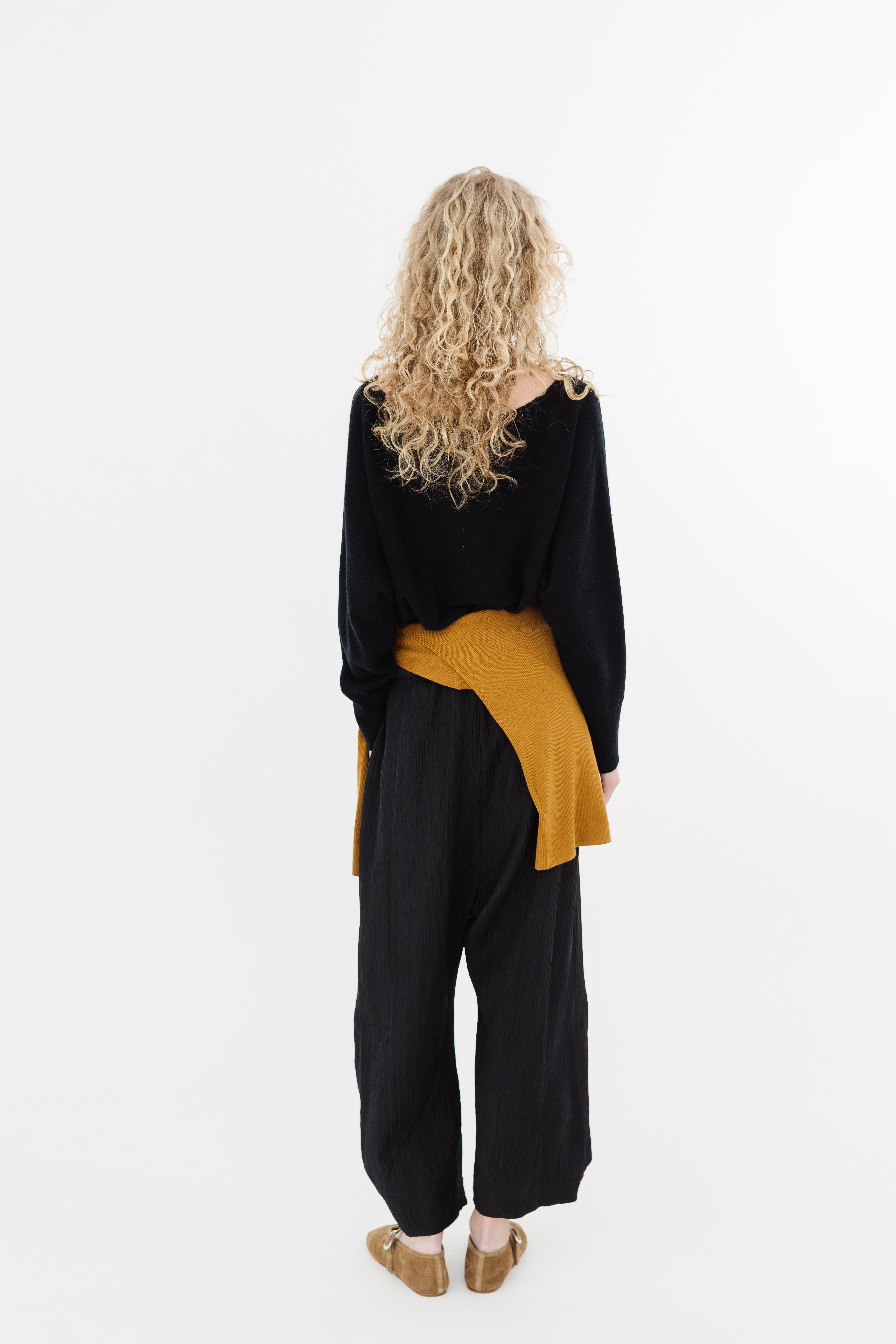Colorush Yangon Boat Neck Sweater in Black | Shop Tula