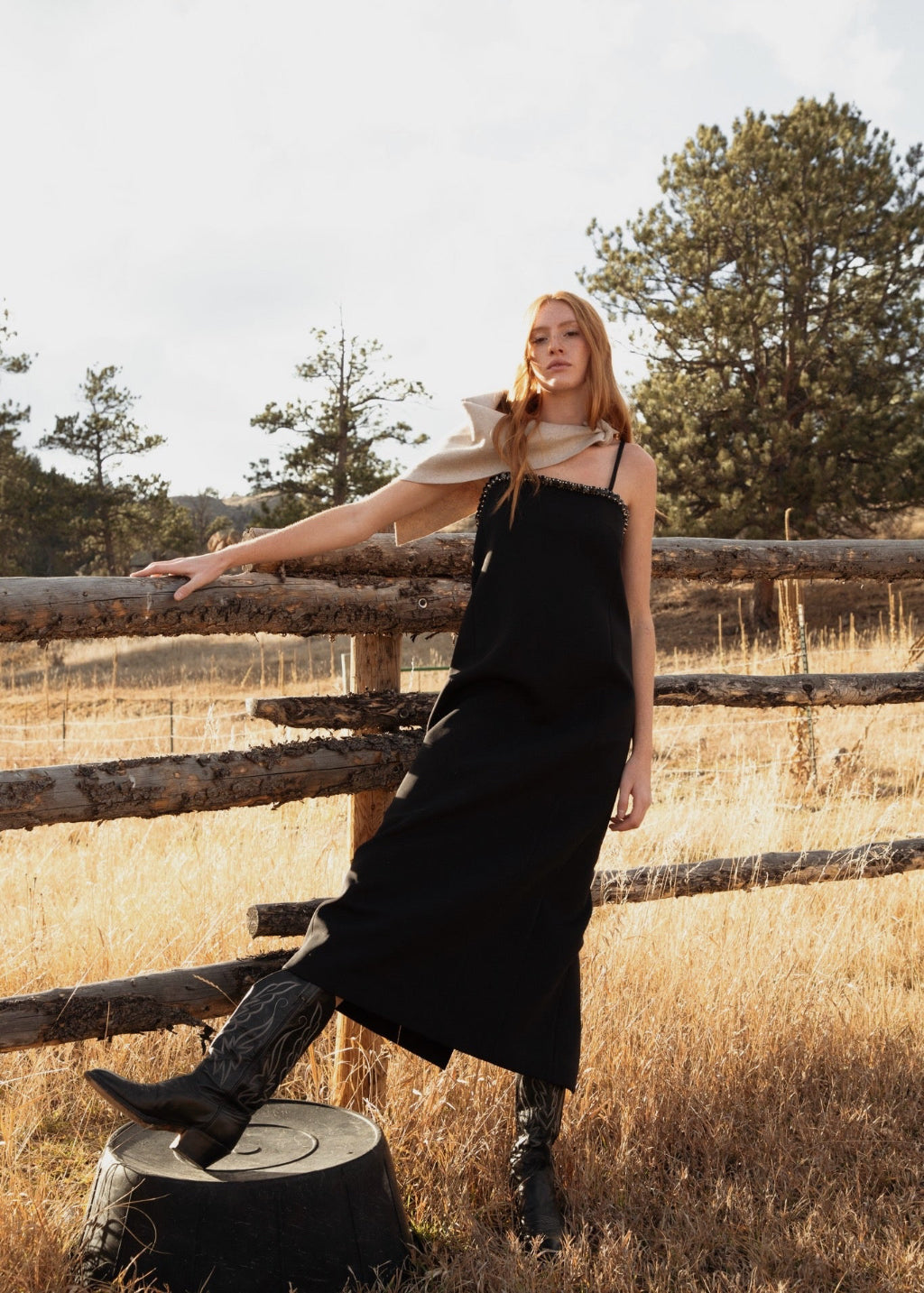 ELIZABETH Italian Wool Bandana Campaign | Shop Tula