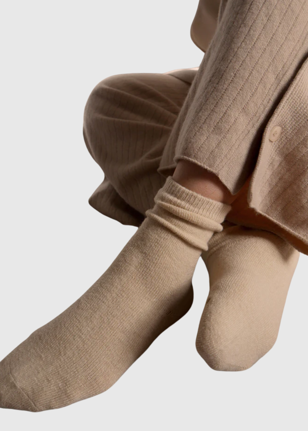 ELMNTL Cashmere Wool Socks in Light Beige | Shop Tula
