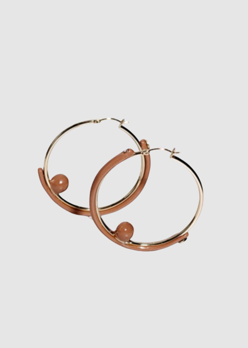 Hannayoo Works No. 1801 Orbit Hoop Earring Set in Tan/Gold | Shop Tula