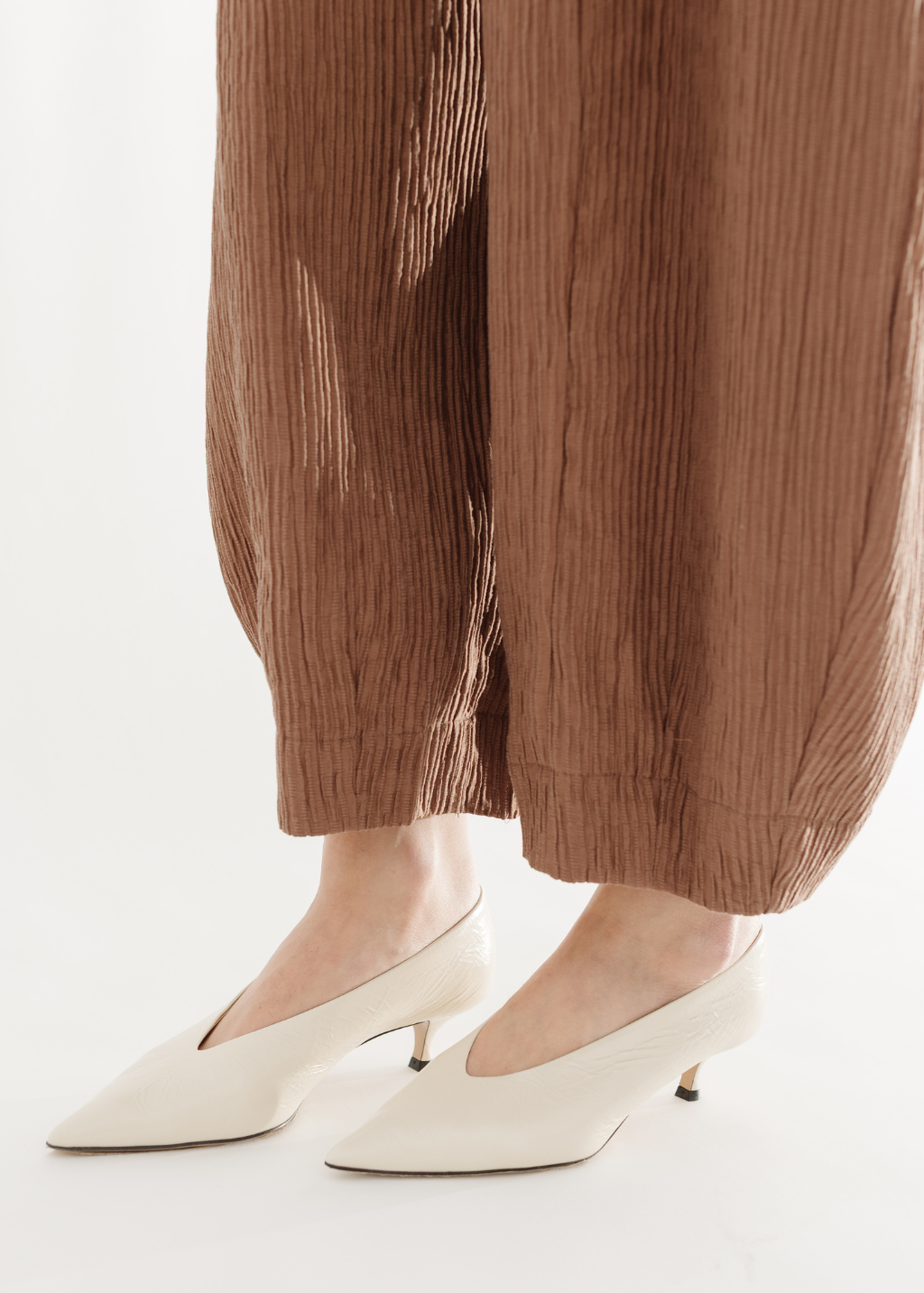 Le Monde Beryl Babouche Kitten Heel | Shop Tula