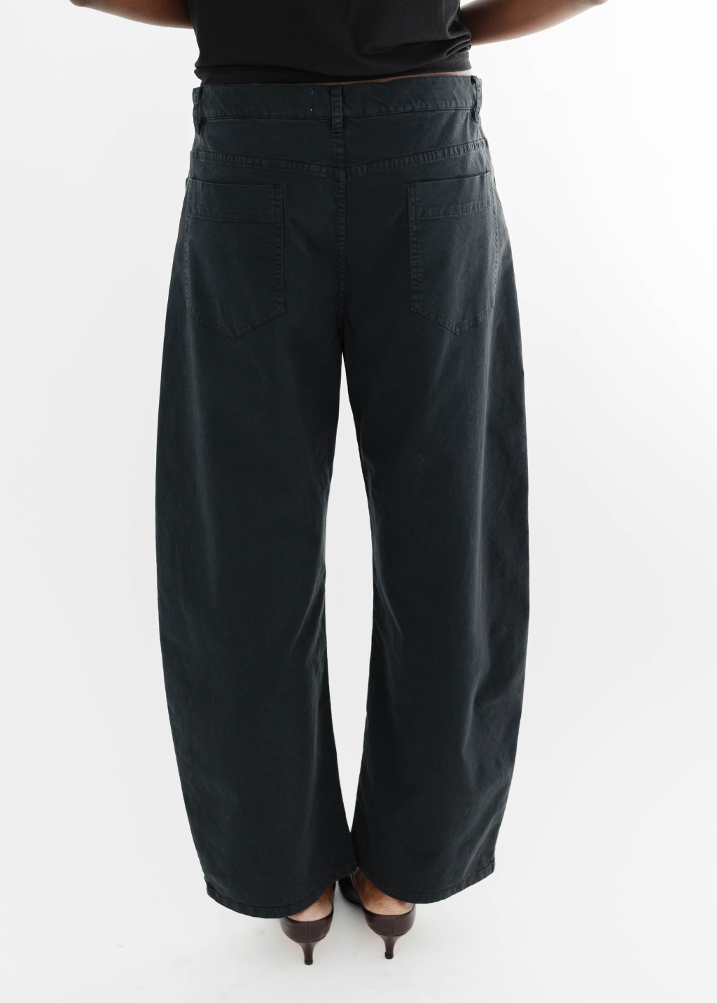 Nili Lotan Tribeca Pant in Carbon | Shop Tula