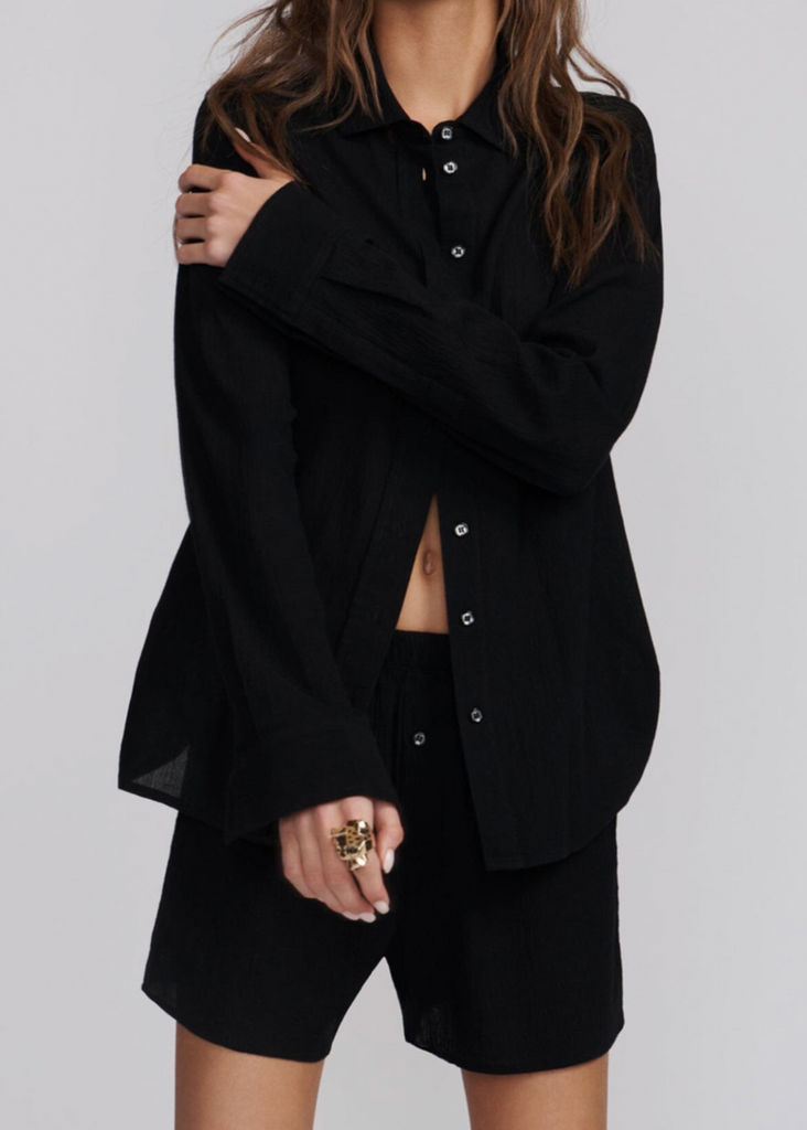 Éterne Jolene Button Down Top in Black | Tula's Online Boutique