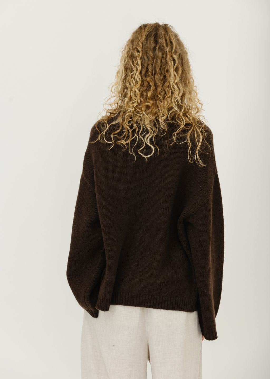 Soft Goat Chunky Cashmere Crewneck in Mocha | Shop Tula