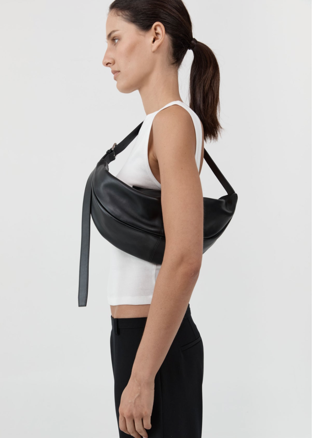 St. Agni Adjustable Crescent Bag Black | Shop Tula