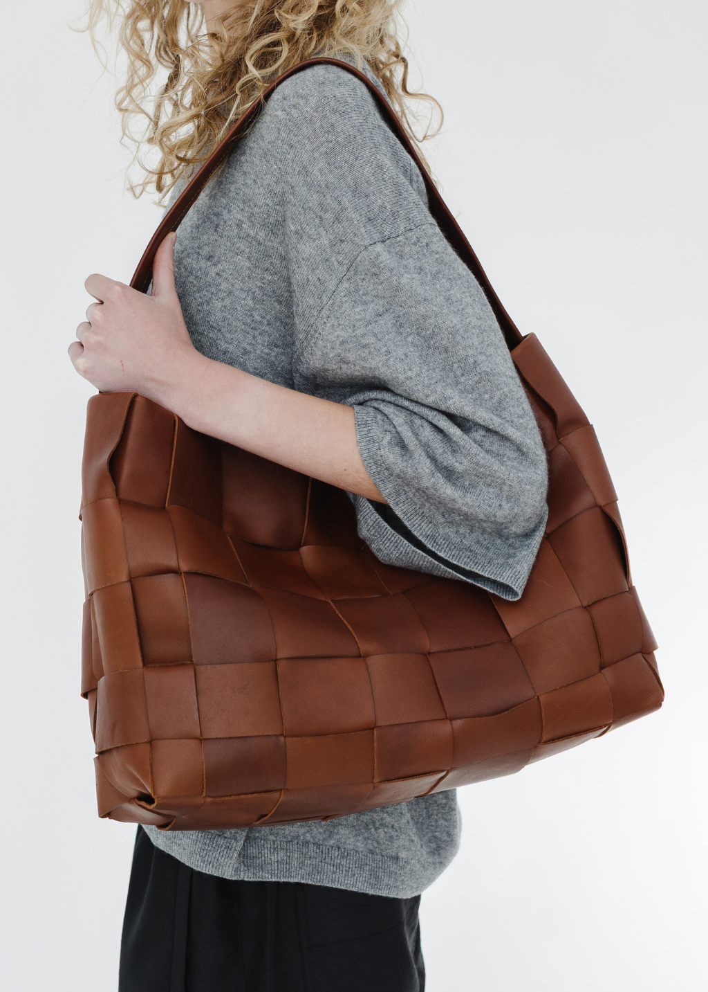 St. Agni Woven Large Tote in Chestnut | Shop Tula