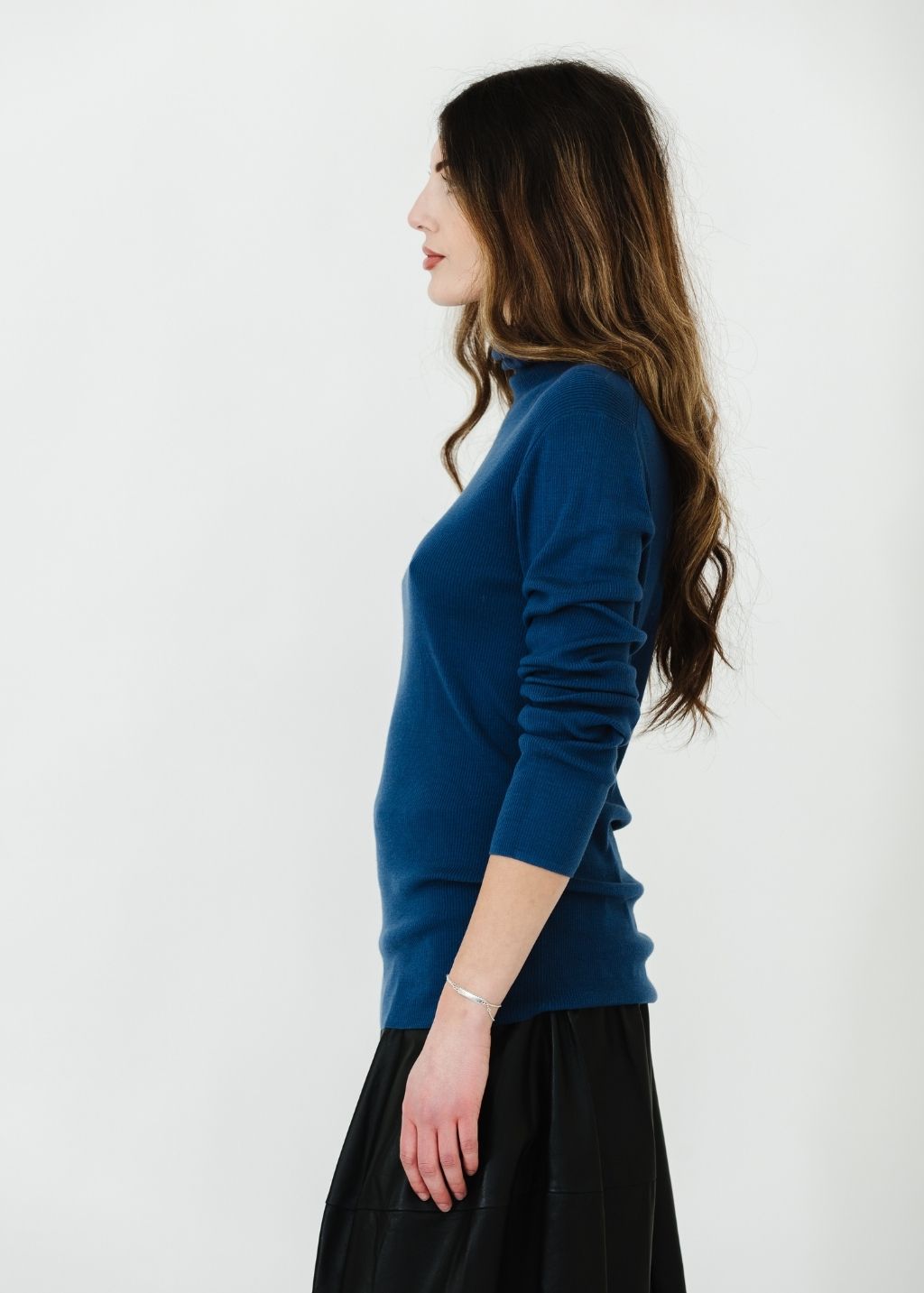 Tibi Feather Weight Ribbed Turtle Neck Pullover in Seal Side